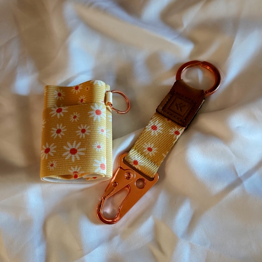 Elastic card holder and keychain